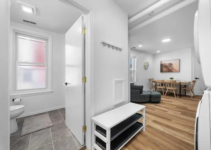 Apartment Lawrenceville 2 Spacious And Stylish Two Bedroom With Free Street Parking