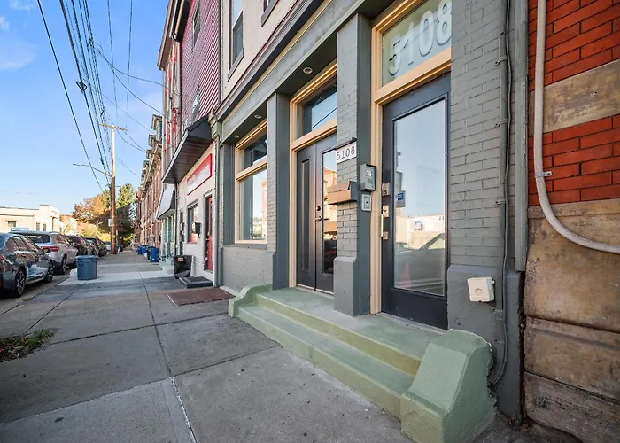Lawrenceville 2 Spacious And Stylish Two Bedroom With Free Street Parking * Pittsburgh